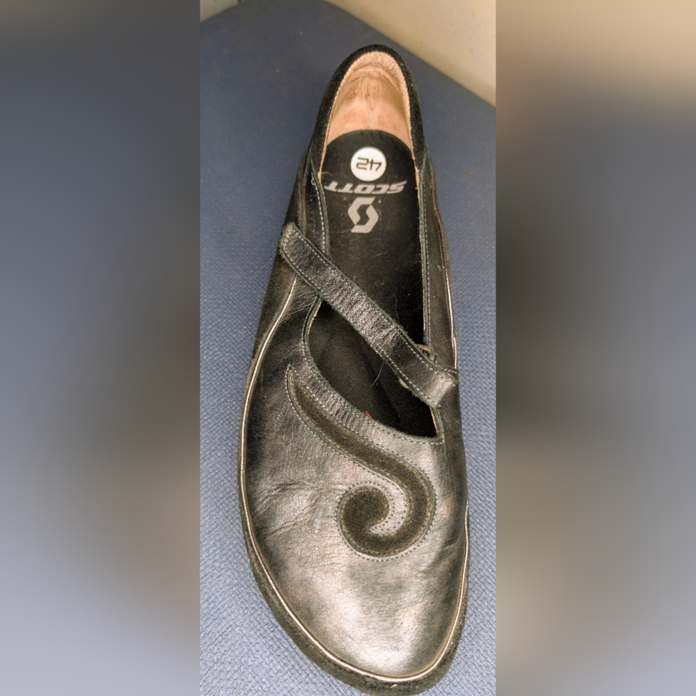 Stylish Black Leather Women's Shoes